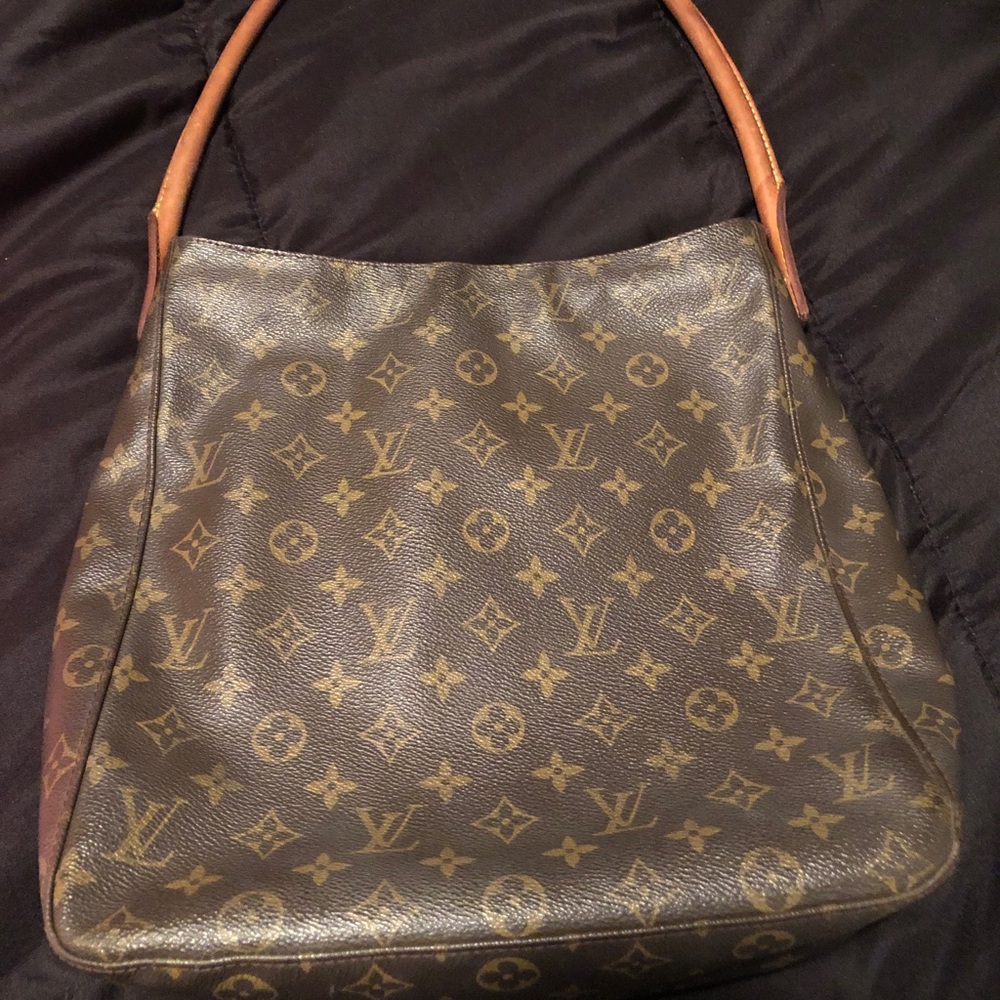 Louis Vuitton looping monogram